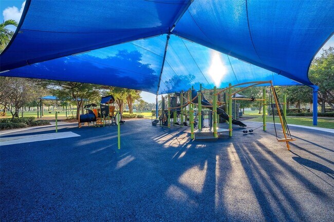 Building Photo - 16411 Sapphire Bend