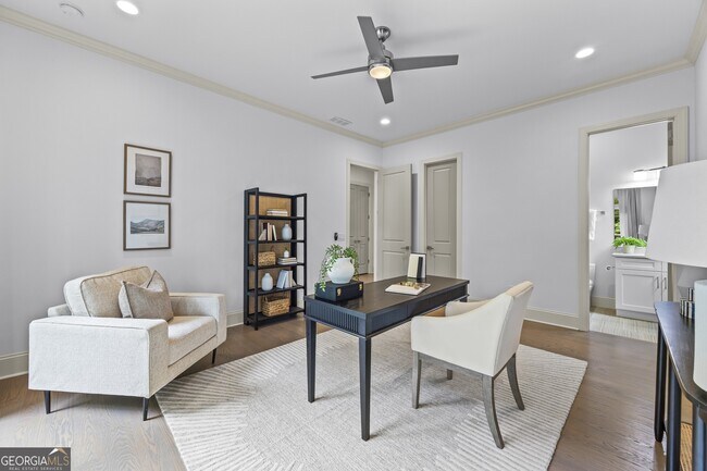 Building Photo - 1742 Helen Dr NE