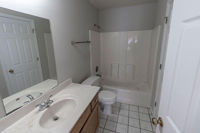 Building Photo - 1412 N Frideriki Dr