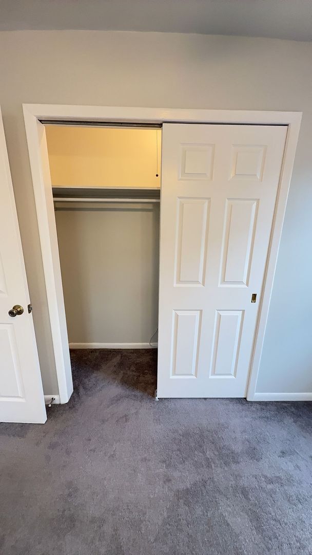 Building Photo - 2BR Duplex with Washer/Dryer + Fresh Updates + Lawn care included