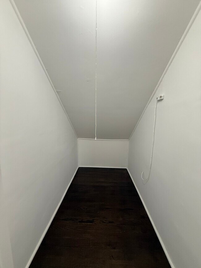 Building Photo - 255 Kawameeh Dr