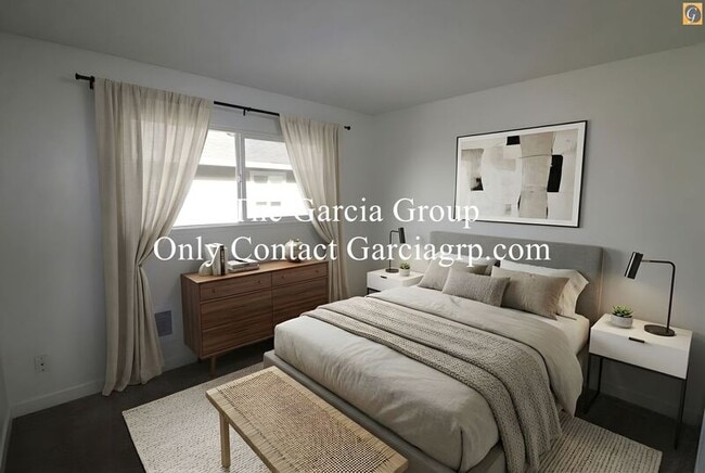 Building Photo - 1488 NE Paropa Ct