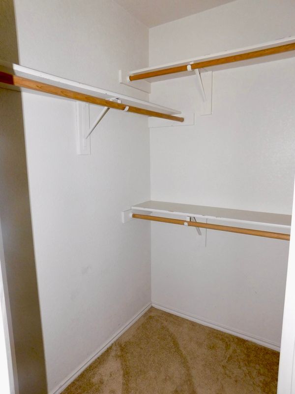 Building Photo - 2803 Alma Dr