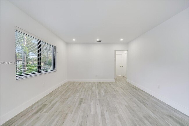 Building Photo - 6060 SW 16th Terrace