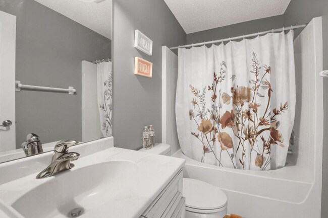 Building Photo - 3197 Arden Dr