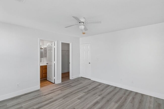 Building Photo - WONDERFUL 3 BEDROOM HOME AT END OF CUL-DE-...