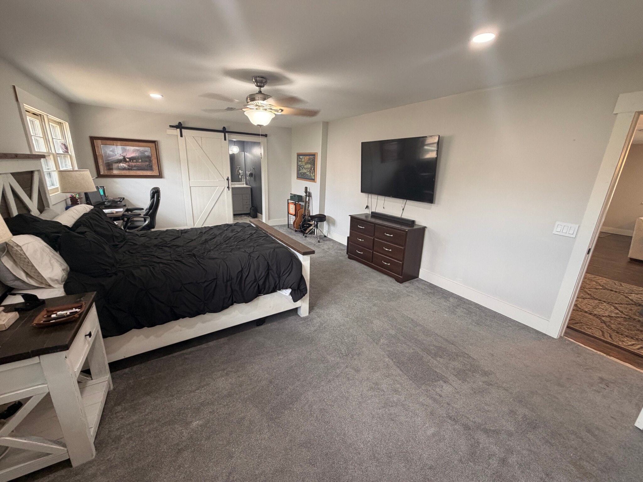 Building Photo - 321 Village Dr