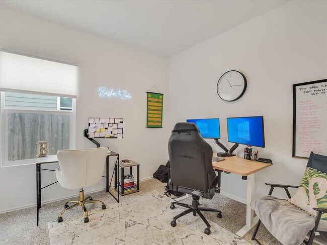 Building Photo - 2712 Louris Ln