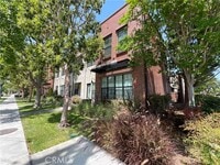 Building Photo - 501 W Maple Ave