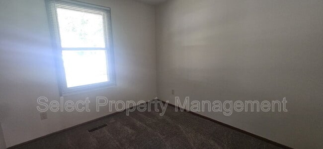 Building Photo - 7704 Kern Valley Dr