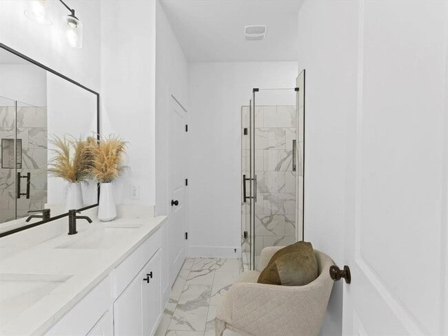 Building Photo - 1448 Dewalt St