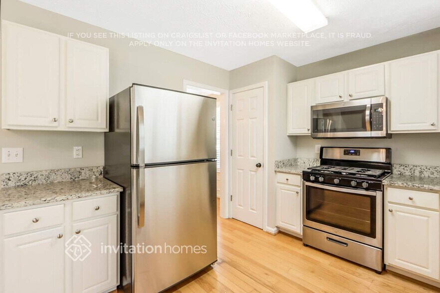 Building Photo - 1766 Chanson Pl NE