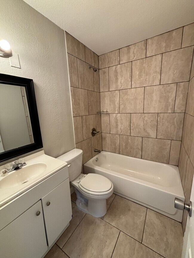 Building Photo - 1314 Dewberry St