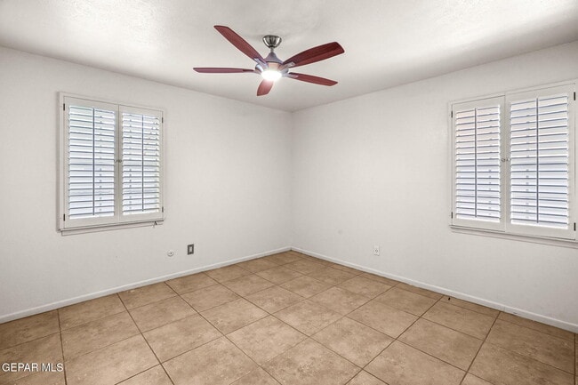Building Photo - 350 Thunderbird Dr