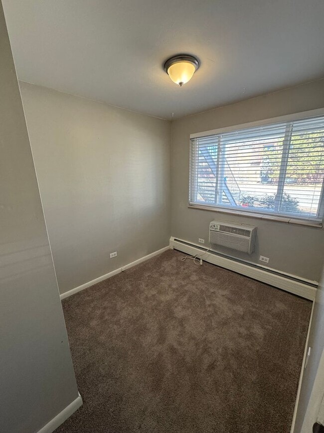 Building Photo - Charming One Bedroom One Bathroom available in Littleton!