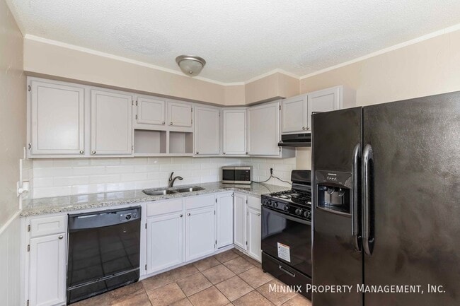 Building Photo - 3001 S Monroe St