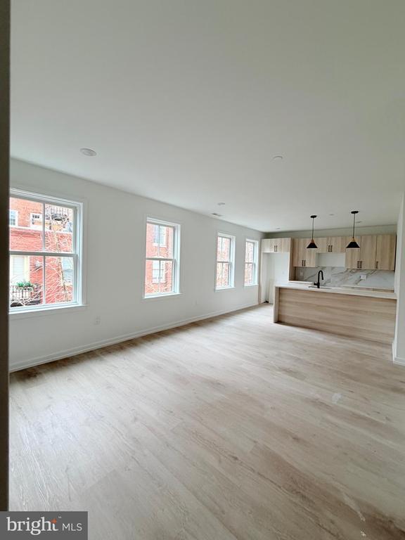 Building Photo - 208 Vine St