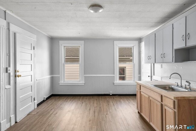 Building Photo - 73 South St