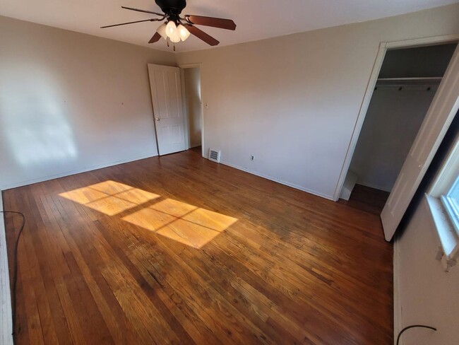 Building Photo - 267 E 250th St