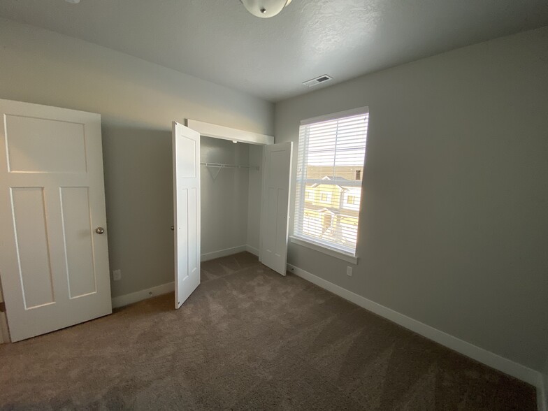 Building Photo - 4076 W 1530 N
