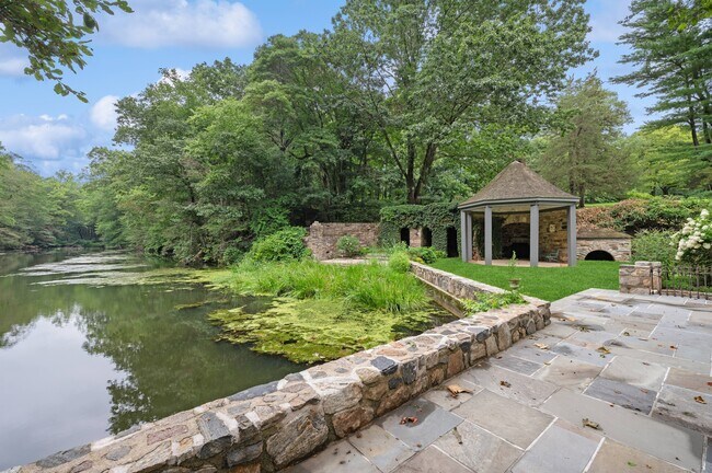 Building Photo - 9 Sherwood Ave