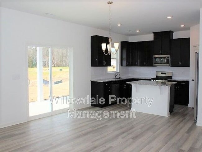 Building Photo - 125 Willow Grove Ln