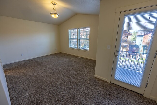 Building Photo - Three bedroom house in Hazel Dell - Built in 2014