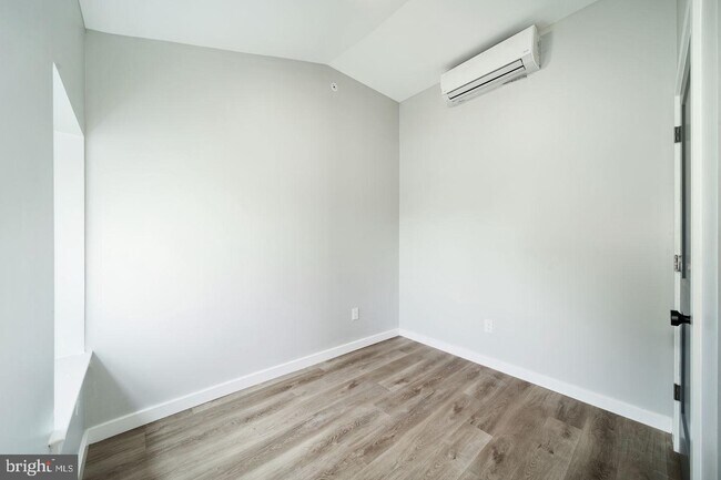 Building Photo - 1764 Frankford Ave