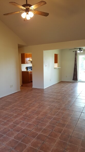 Building Photo - 119 Eaglerock Dr