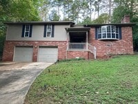 Building Photo - 303 Ouita Cir