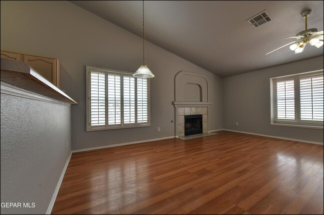 Building Photo - 7089 Black Ridge Dr