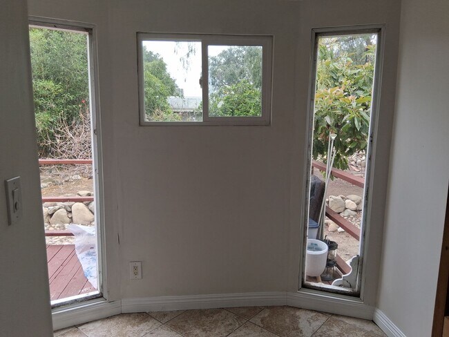 Building Photo - Golden Sails Property Group LLC -933 E. Sa...