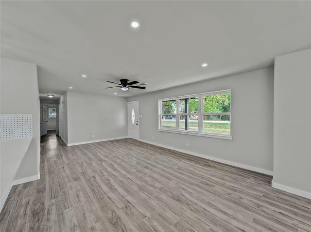 Building Photo - 309 E Obuch St