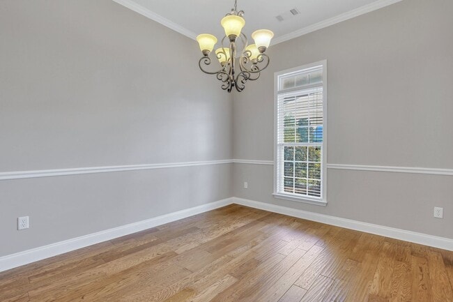 Building Photo - 1821 Old Carriage Trail