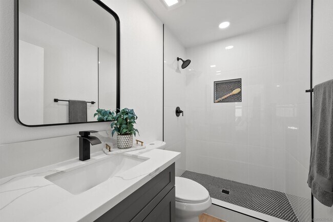 Building Photo - 7160 Alsacia St