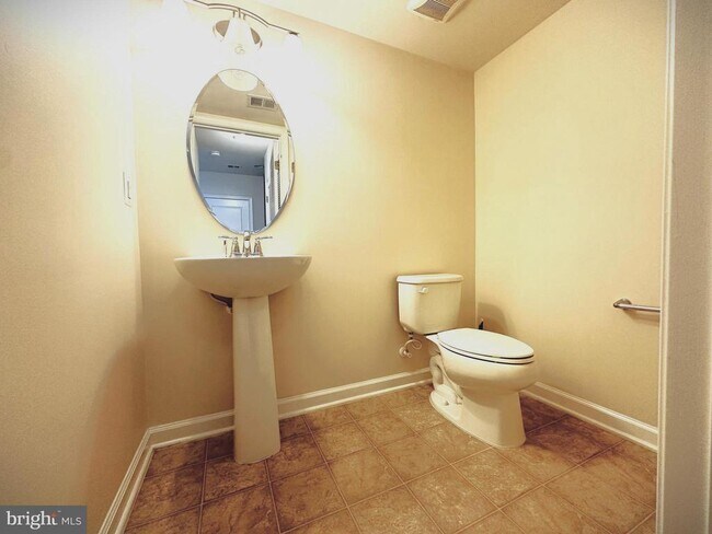 Building Photo - 22865 Lacey Oak Terrace