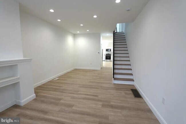 Building Photo - 2420 N Reese St