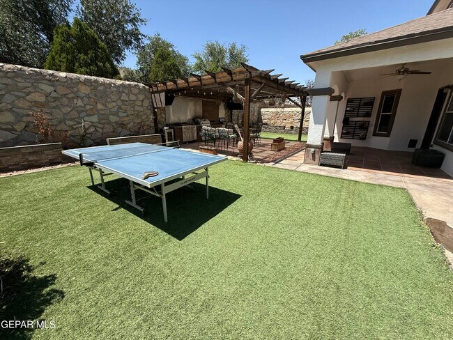 Building Photo - 3733 Tierra Campa Dr