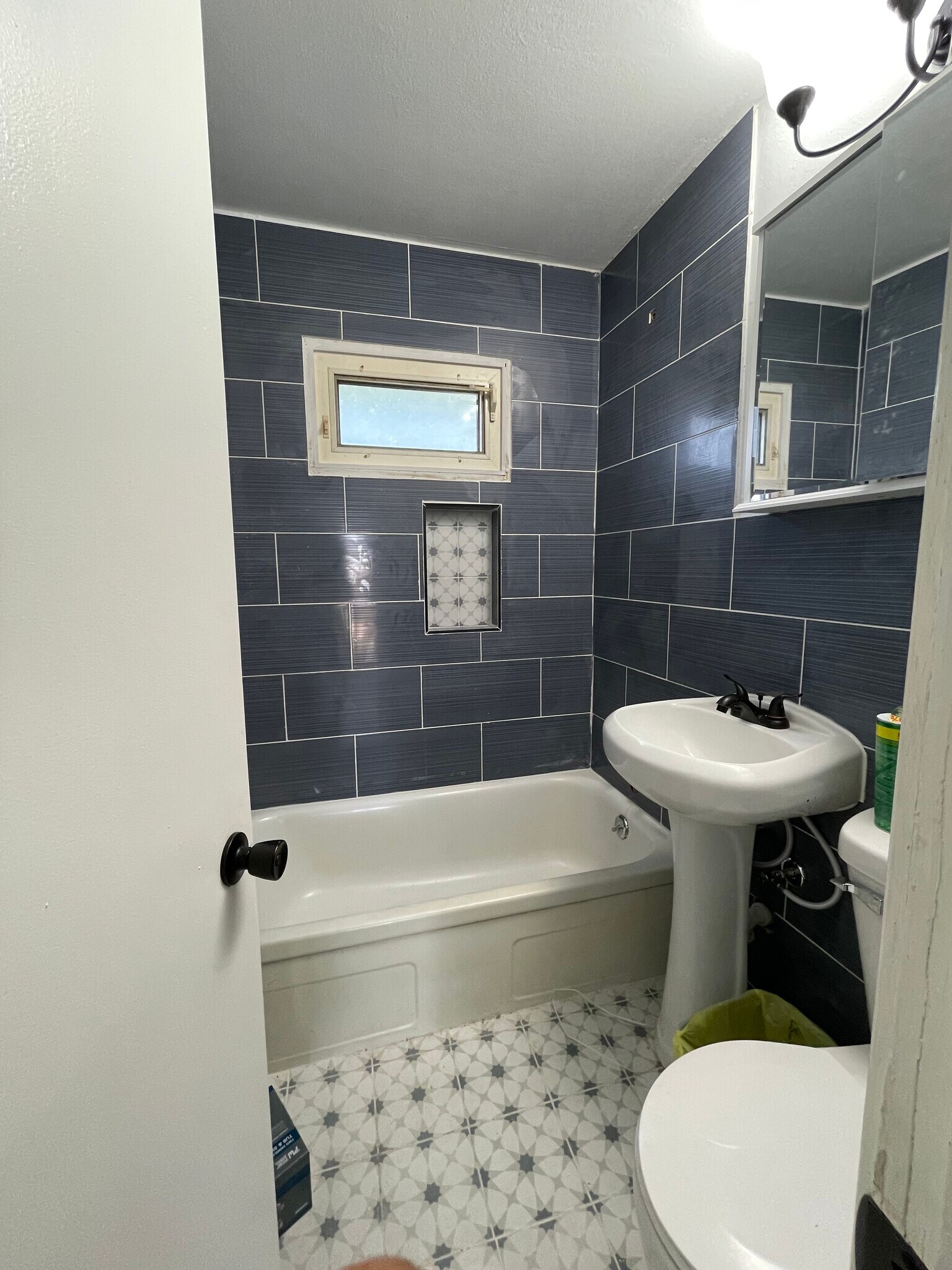 Building Photo - 2813 Hull Ave