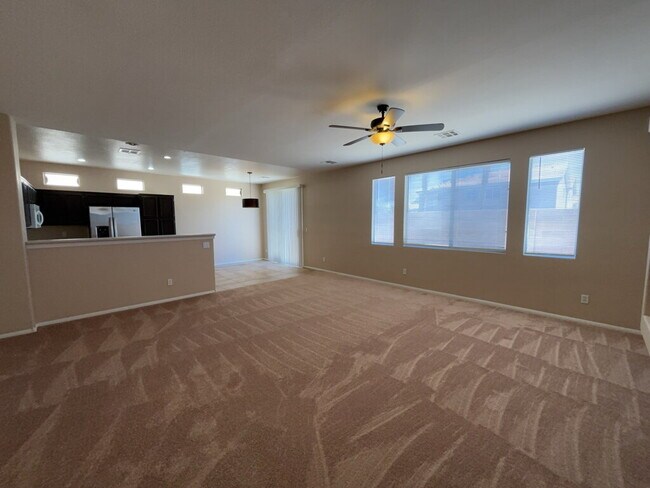 Building Photo - HOT SUMMER OFFER! ENJOY 2 WEEKS FREE RENT *excludes recurring fees* This is where comfort and sty...