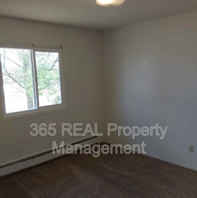 Building Photo - 204 14th St