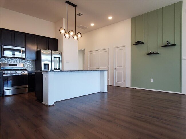 Building Photo - 472 Algaroba Loop