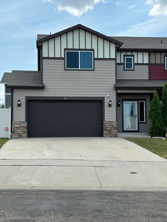 Primary Photo - 3 Bedroom Townhome