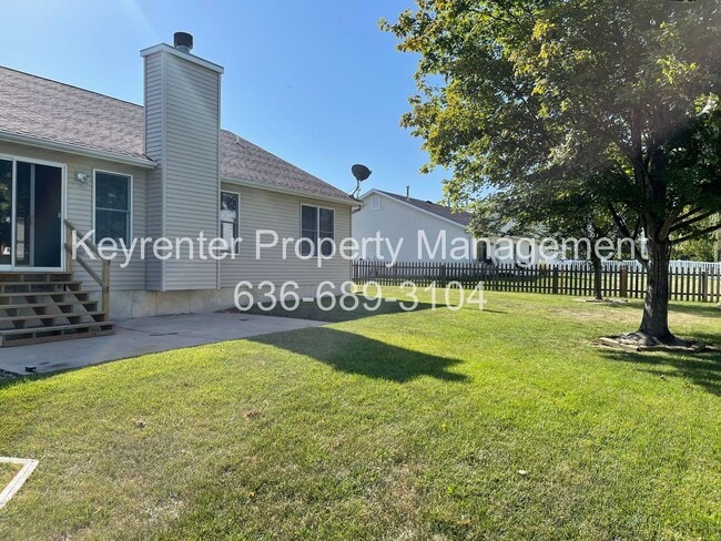 Building Photo - COMING SOON - Lovely Ranch in Stone Meadows with Fenced Backyard