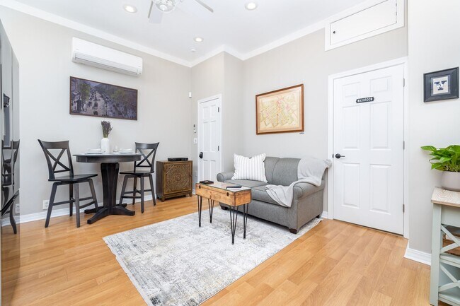 Building Photo - Fully Furnished Cottage by Yale