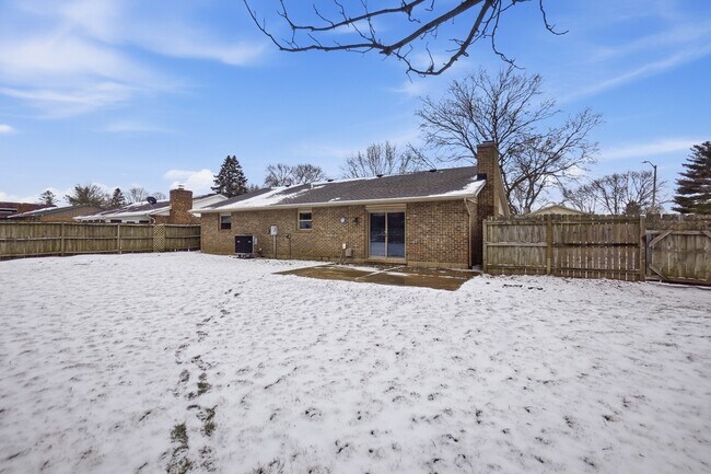 Building Photo - 3145 Dogwood Dr