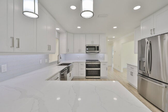 Building Photo - 5941 4th Ave N