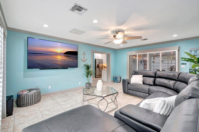 Building Photo - 310 Gulfstream Dr