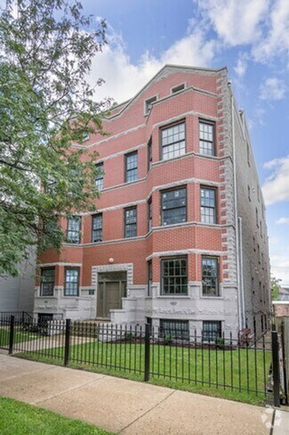 Building Photo - Very Spacious 5 BR/3 BA Duplex in Lincoln ...