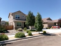 Building Photo - Beautiful 4 bedroom, 2-1/2 bath home in Wingfield Springs